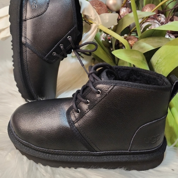 Ugg BLACK Neumel Il Leather WOMENS Shoes NEW - Picture 1 of 5
